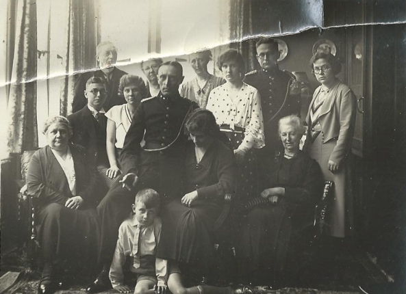 Johan Siersema is seen at bottom right in this family photo.